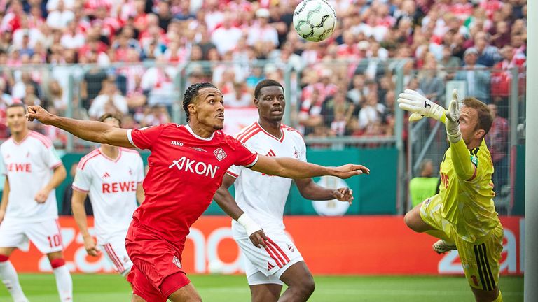 Würzburger Kickers gegen den 1. FC Köln in der ersten DFB-Pokalrunde.