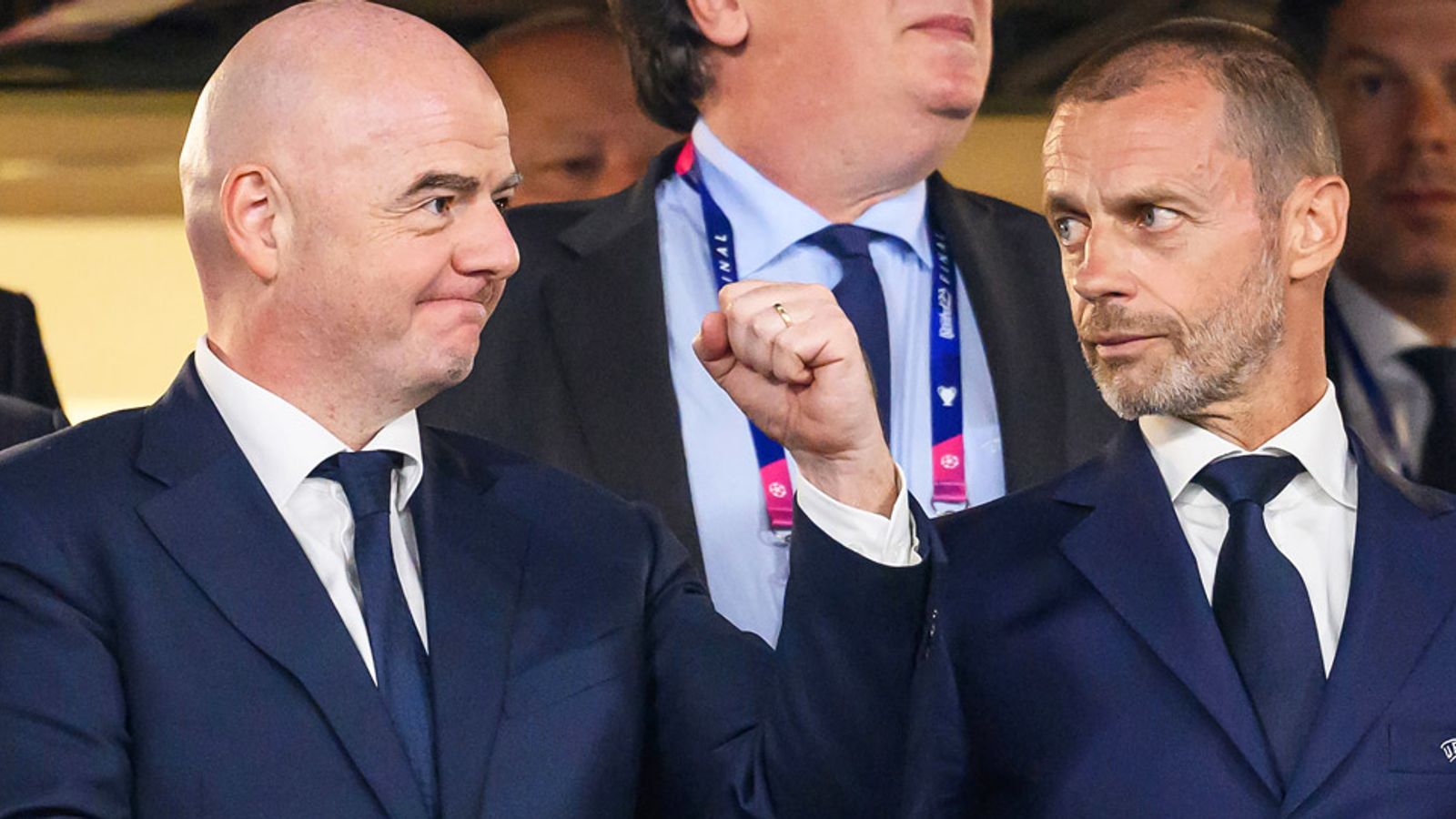 Zwischen FIFA-Boss Gianni Infantino (l.) und UEFA-Präsident Aleksandar Ceferin (r.) herrschen aktuell eisige Zeiten