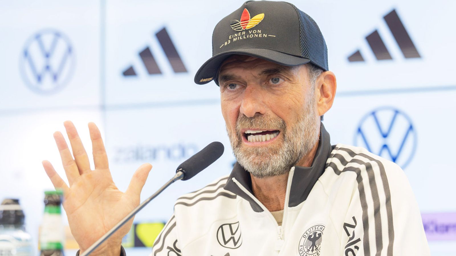 Photo: sport.sky.de Jürgen Klopp gab am Donnerstag sein erstes DFB-Aufgebot als Bundestrainer bekannt