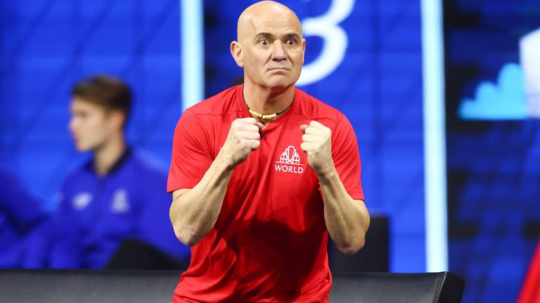 Andre Agassi nimmt Alexander Zverev nach dessen Triumph beim Laver Cup aufs Korn.