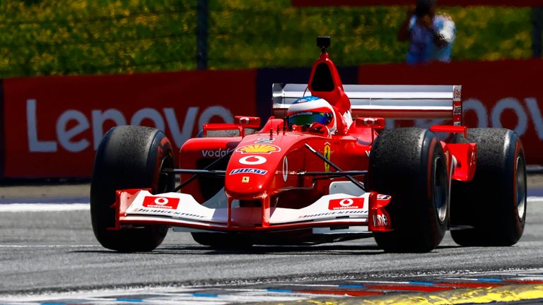 Rubens Barrichello fuhr den legendären F2002 bereits vor dem Großen Preis der Steiermark 2026.
