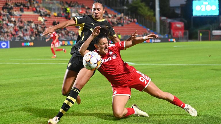 Die Frauen des FC Bayern München geben zum Champions-League-Auftakt gegen Manchester City eine Zwei-Tore-Führung aus den Händen. 