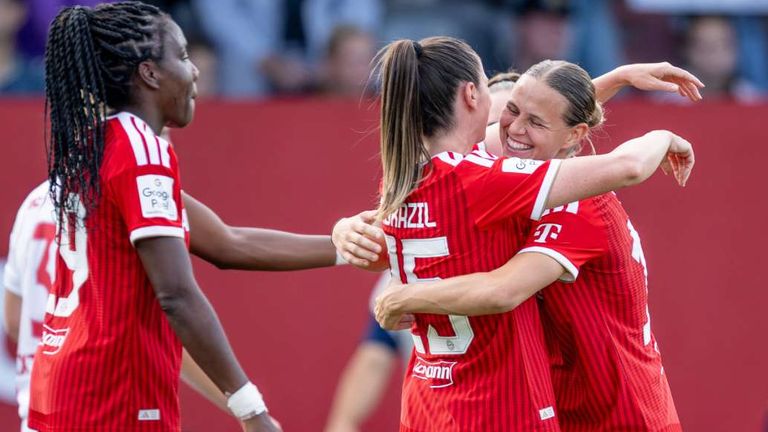 Die Frauen des FC Bayern München haben bislang alle Saisonspiele gewonnen und eine Rekordmarke übertroffen.