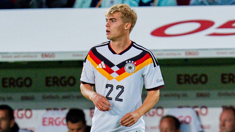 HENNES BEHRENS: Außenverteidiger (21 Jahre, FC Augsburg) - am 27. September 2026 vs. Griechenland (0:1)