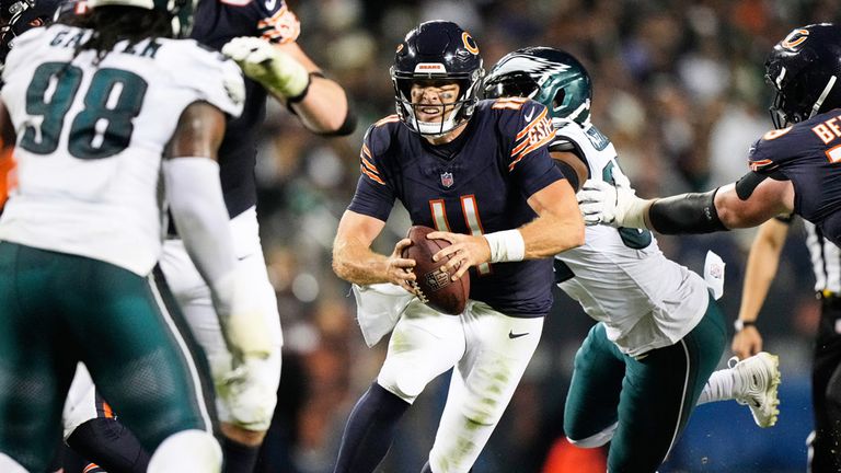 Bears-Quarterback Case Keenum (mit Ball) war von den Philadelphia Eagles nicht zu stoppen.