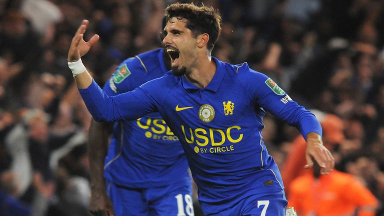 Pedro Neto und der FC Chelsea ziehen nach einem wilden Spiel gegen Leeds United ins Achtelfinale des League Cup ein.
