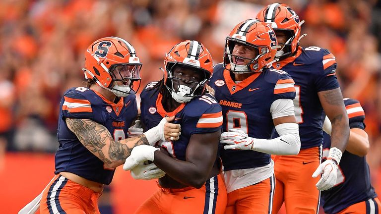 Zum Auftakt von Week 3 ist Syracuse Orange am 18. September zu Gast bei den Pittsburgh Panthers. Der Kickoff erfolgt in der Nacht auf Freitag um 01:30 Uhr deutscher Zeit.