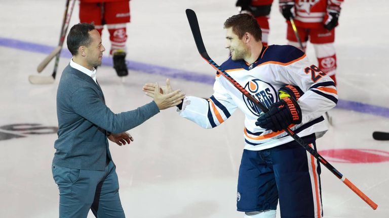 Marco Sturm würde NHL-Superstar Leon Draisaitl gerne in Boston sehen. 