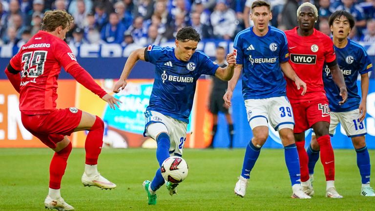Soufiane El-Faouzi (2. v. li.) läuft weiterhin für die marokkanische Nationalmannschaft auf.