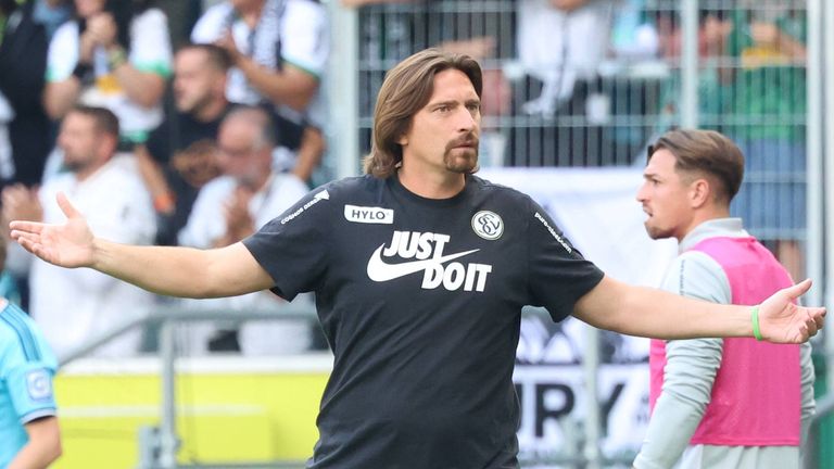 Elversberg-Trainer Vincent Wagner sah gegen Gladbach zur Halbzeit die Gelb-Rote Karte. 