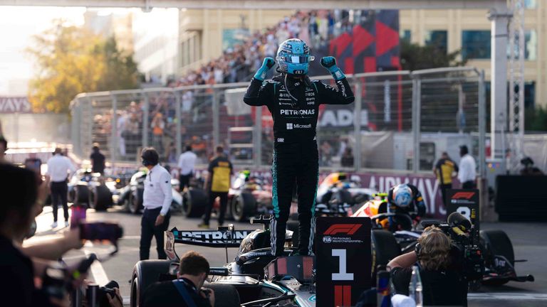 George Russell (Mercedes) gewinnt den GP von Aserbaidschan von der Pole Position aus. Am Sonntag, den 4. Oktober, geht es nach Bahrain. 