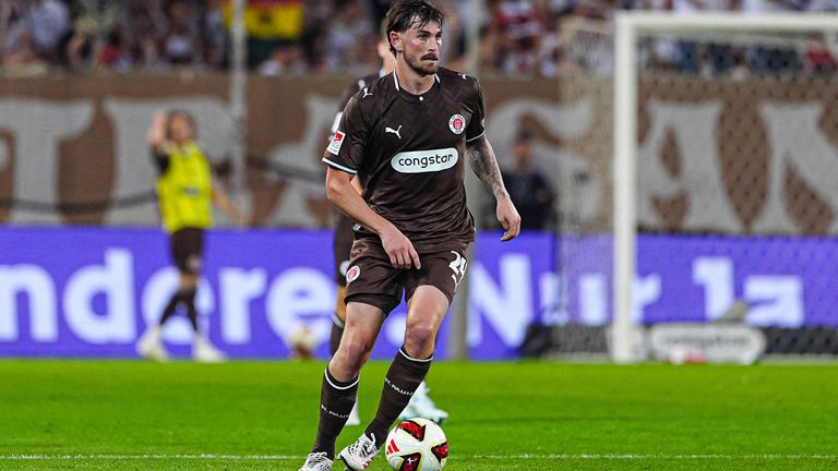 Connor Metcalfe (FC St. Pauli).