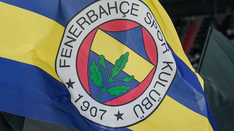 Fenerbahce wurde von der FIFA vorübergehend für drei Transferperioden gesperrt. 