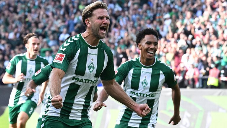 Niklas Füllkrug feiert mit Werder Bremen einen deutlichen Heimsieg gegen RB Leipzig.