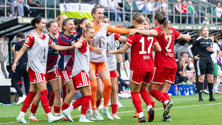 Der FC Bayern München setzt sich in der ersten Hauptrunde mit 2:1 gegen Borussia Mönchengladbach durch. Im Achtelfinale wartet Bayer 04 Leve