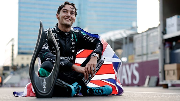 Mercedes-Pilot George Russell zeigt sich nach seinem Sieg beim GP von Aserbaidschan in Baku zufrieden. 