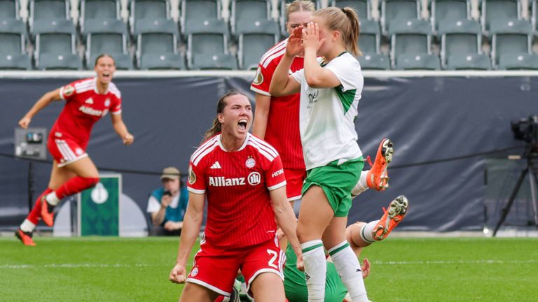 Vanessa Gilles (l.) sorgte durch ihre Treffer für einen knappen Sieg des FC Bayern.