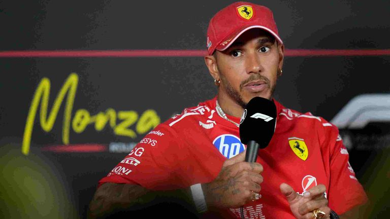 Lewis Hamilton hat vor dem Rennwochenende ein Monza bewegende Worte zu Scuderia-Legende Michael Schumacher gefunden.