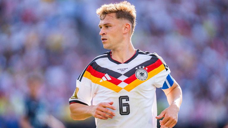 Beim Debüt von Bundestrainer Jürgen Klopp wird die DFB-Elf in einem Sondertrikot auflaufen.