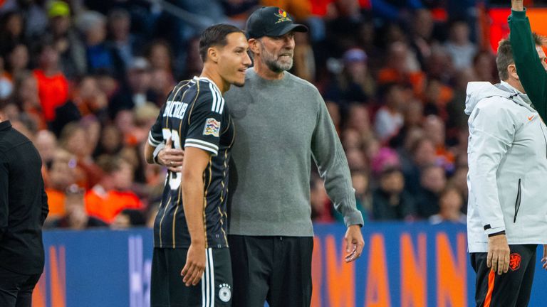 Neben Younes Ebnoutalib schickt Jürgen Klopp gegen Griechenland noch vier weitere Startelf-Änderungen auf den Platz.