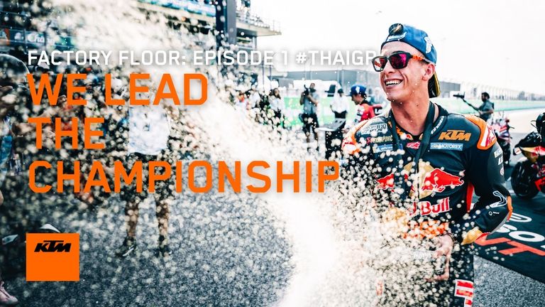 Der Vlog "Factory Floor" begleitet das Red Bull KTM Factory Racing Team und seine Fahrer Pedro Acosta & Brad Binder durch jedes Rennwochenende der Saison 2026 - Episode 1: GP Thailand.