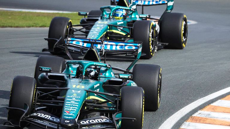 Lance Stroll (vorne) und Fernando Alonso drohen Gridstrafen in Baku.