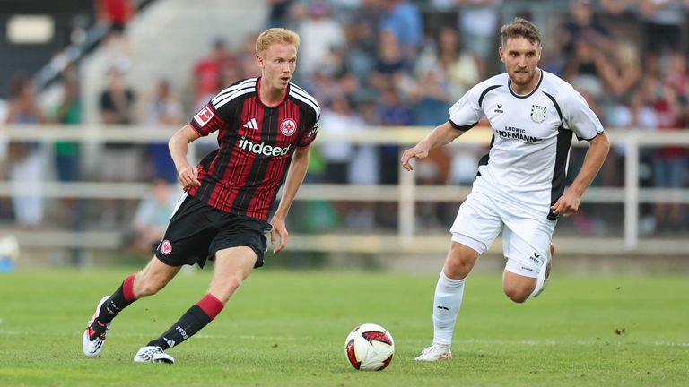 HUGO LARSSON wechselt per Leihe inklusive Kaufpflicht von Eintracht Frankfurt zum FC Fulham.