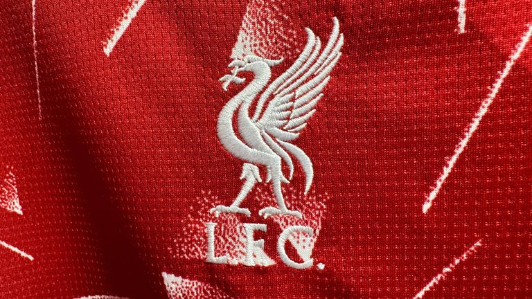Die Reds haben einen neuen Trikotsponsor gefunden und kassieren ordentlich ab. 
