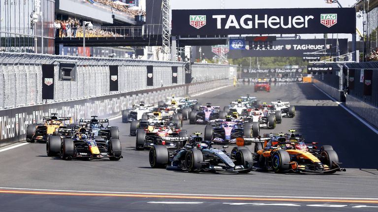 Lando Norris behält am Start von Madrid die Nase vorn.