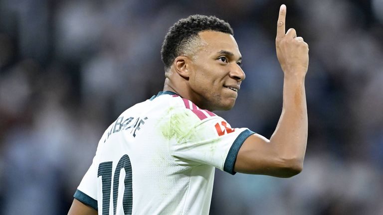 Kylian Mbappe trifft doppelt für die Königlichen.
