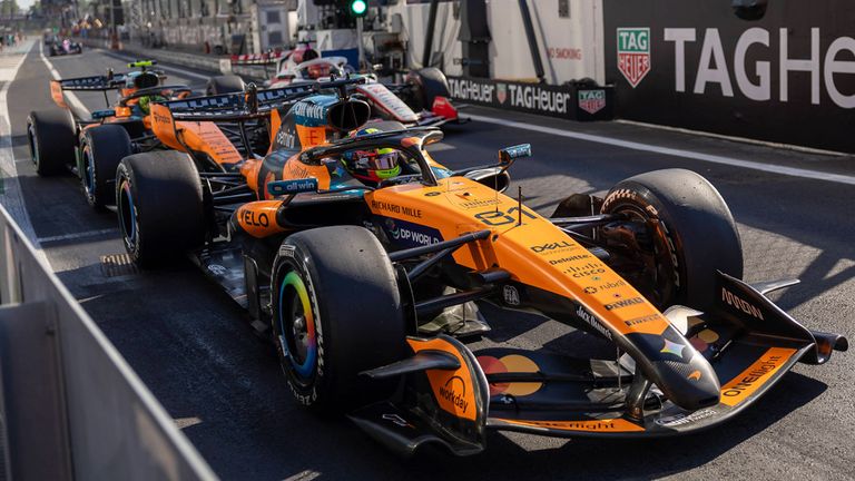 McLaren-Star Oscar Piastri (vorne) hat nach dem Qualifying eine Gridstrafe für das Monza-Rennen erhalten.