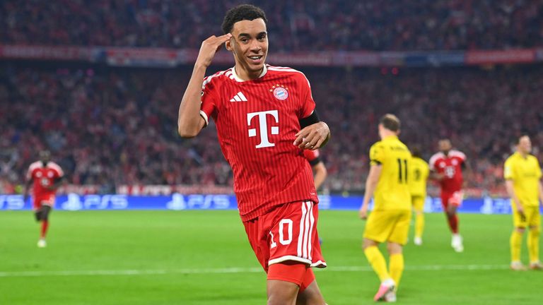 Jamal Musiala kehrt zum Auftakt in die Königsklasse zurück in die Bayern-Startelf. Das Comeback veredelt er mit seinem Treffer zum 1:0.