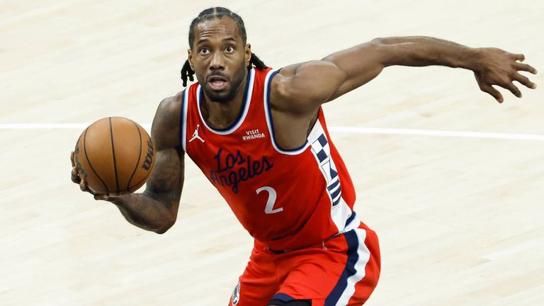 NBA-Superstar Kawhi Leonard kehrt offiziell zurück nach Toronto. 