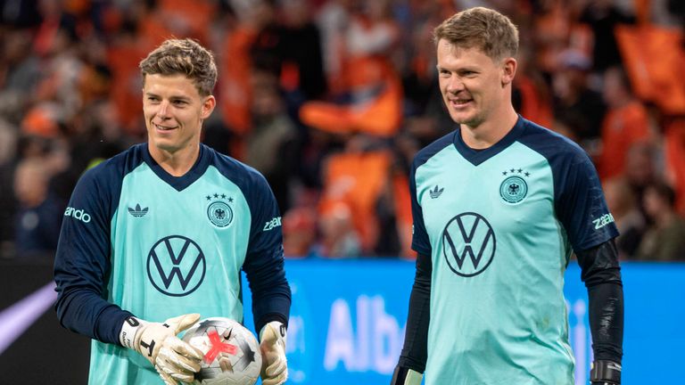 Alexander Nübel (r.) könnte gegen Griechenland im DFB-Tor stehen. 