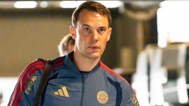 Manuel Neuer ist mit Pfiffen auf Schalke empfangen worden.