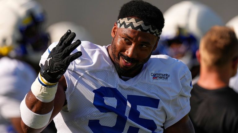 Nach einer dominanten Saison steht Myles Garrett von den Los Angeles Rams erstmals an der Spitze des NFL Top 100 Rankings. Der Defensive End