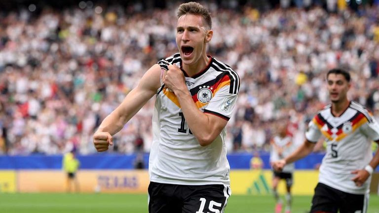 Nico Schlotterbeck bejubelt sein Tor bei Deutschlands 7:1 gegen Curacao im ersten Gruppenspiel bei der WM.