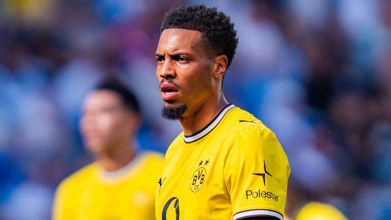Felix Nmecha sucht beim BVB noch nach seiner Bestform, während der Konkurrenzkampf im Mittelfeld zunimmt.
