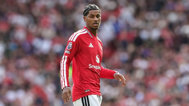 Marcus Rashford sichtlich frustriert nach der 1:0-Niederlage gegen Manchester City. Heute trifft Manchester United auf den FC Fulham. - 