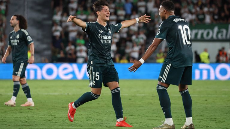 Real Madrid feiert einen Arbeitssieg in Elche.