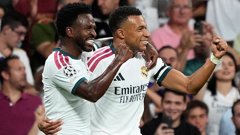 Kylian Mbappe (r.) legte den Grundstein für einen Auftaktsieg von Real Madrid in der Königsklasse.
