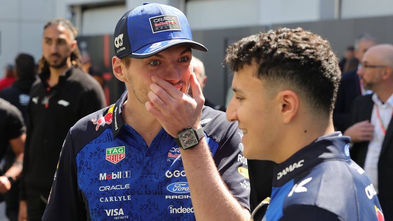 Max Verstappen und Isack Hadjar bilden auch in der kommenden Saison das Fahrer-Duo bei Red Bull Racing. 