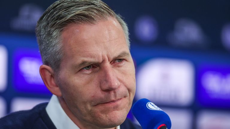 Schalke-Boss Axel Hefer plädiert für Playoffs in der Bundesliga.