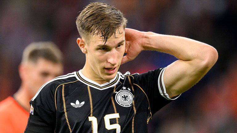 Nico Schlotterbeck musste verletzungsbedingt das DFB-Training abbrechen.