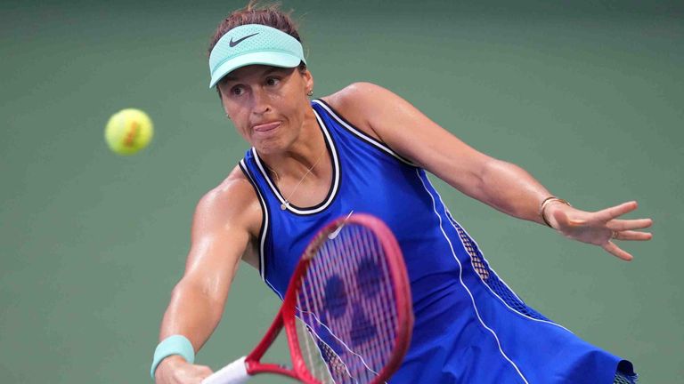 Tatjana Maria trotzt in Runde 2 der US Open der Witterung und kämpft sich weiter.