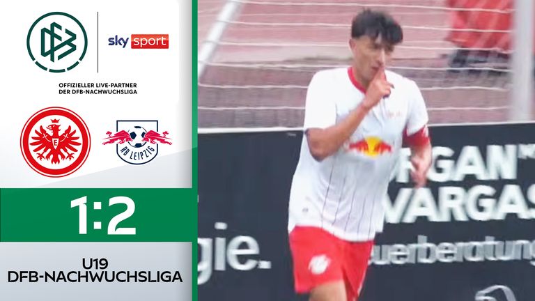 U19-Bundesliga, 6. Spieltag: RB Leipzig gewinnt spät mit 2:1 bei Eintracht Frankfurt. Die frühe Führung der SGE durch Pusat Ay in der 6. Minute kontert Leipzigs Toni Langsteiner nur wenige Sekunden später zum Ausgleich.