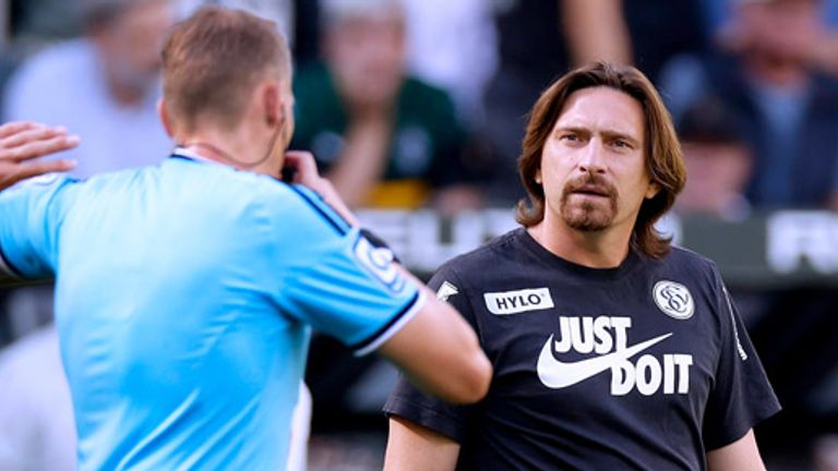Elversberg-Trainer Vincent Wagner sah gegen Gladbach Gelb-Rot.