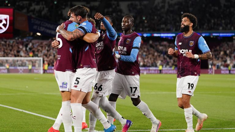 West Ham United gegen Queens Park Rangers: Das EFL-Freitagsspiel läuft am 9. Oktober 2026 live auf YouTube und skysport.de.