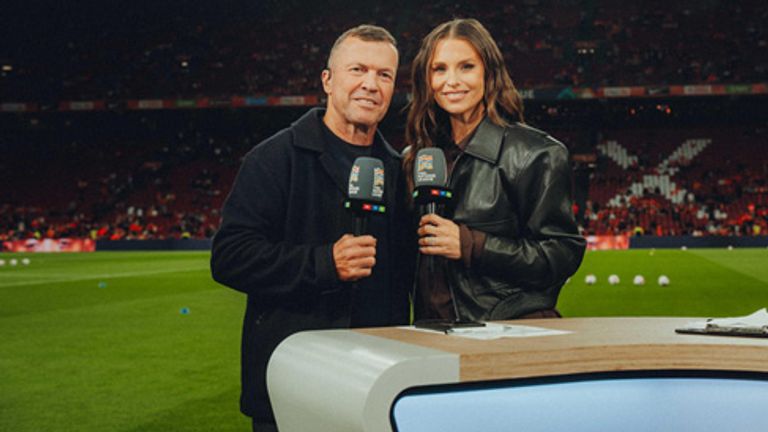 Lothar Matthäus und Laura Wontorra beim Spiel zwischen Niederlande gegen Deutschland (Quelle: RTL / Simon Stöckl)
