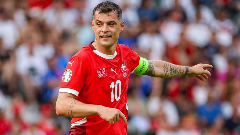 Granit Xhaka hat in der Affäre um einen mutmaßlich gefälschten Covid-Impfnachweis den Kauf einer Impfbestätigung eingeräumt.